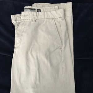 Men’s Old Navy khaki pants size 32x32